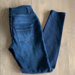 Sexy Fire Los Angelous High Rise Jeans! 💛